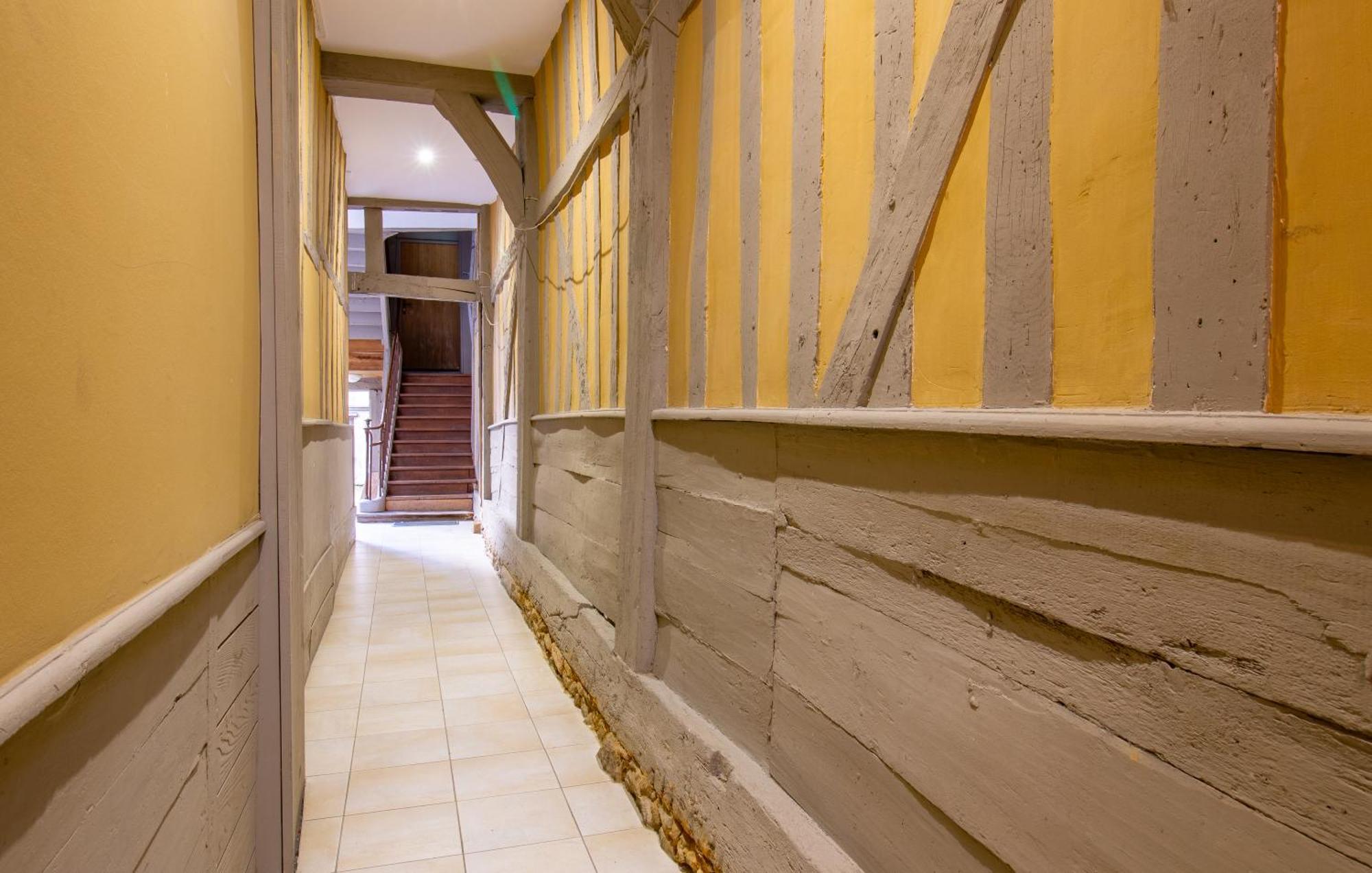 Le 13 Elegant Troyes Apartment Exterior photo
